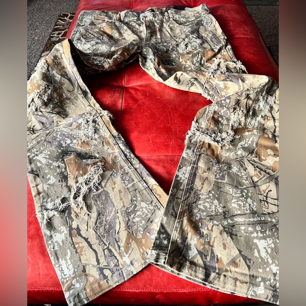 Fashion Nova Camouflage Distressed style Get Into It Skinny
Flared Pants size 40